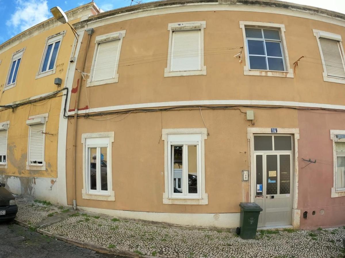 Lisbon T2 Apartment In Typical Villa In Sapadores Lissabon Exterior foto